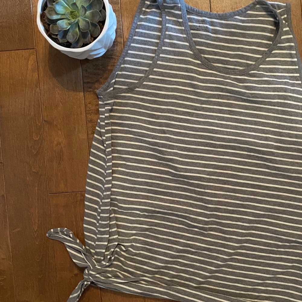 👚 MATERNITY TANK TOP Sz L  👚